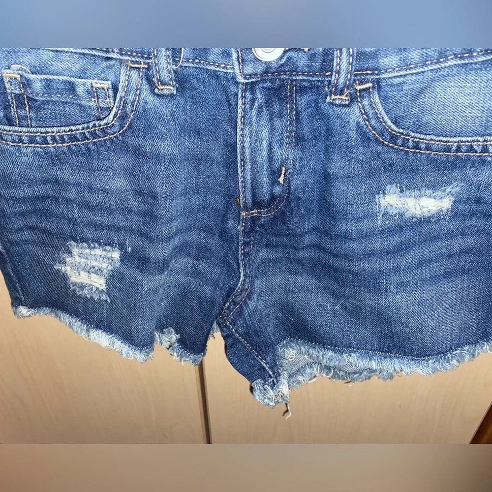 The Children’s Place Girls Distressed Denim Shortie Shorts 6X/7 NWT